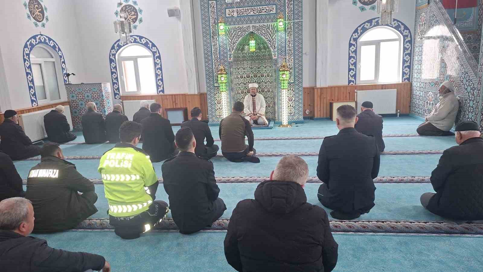 Hisarcık’ta şehit polisler için mevlit okutuldu
