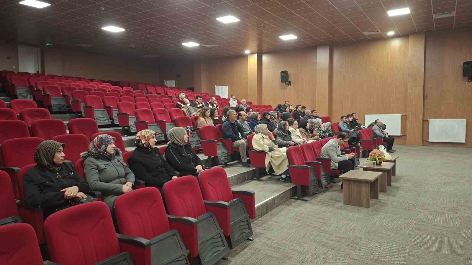 Hisarcık’ta sigara ve uyuşturucuyla mücadele eğitimi
