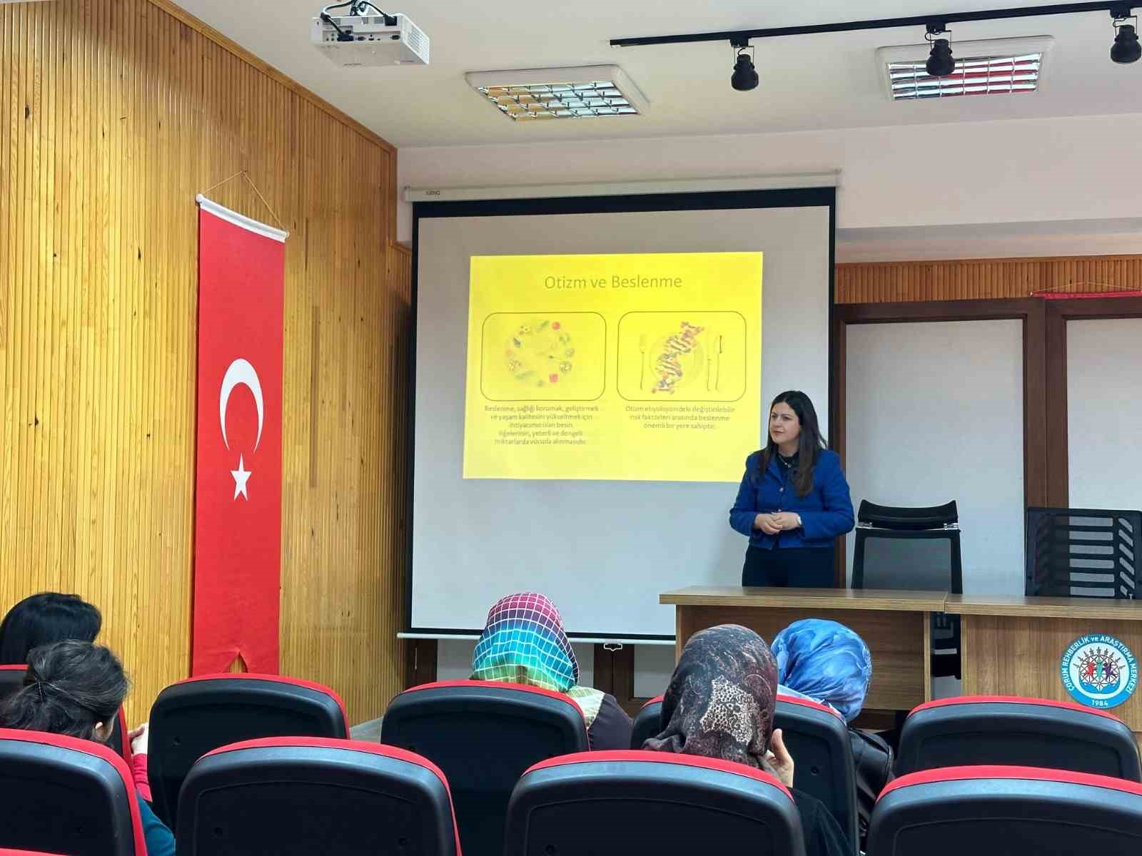 Hitit Üniversitesi Bilim Kafe’de otizm ve beslenme konuşuldu
