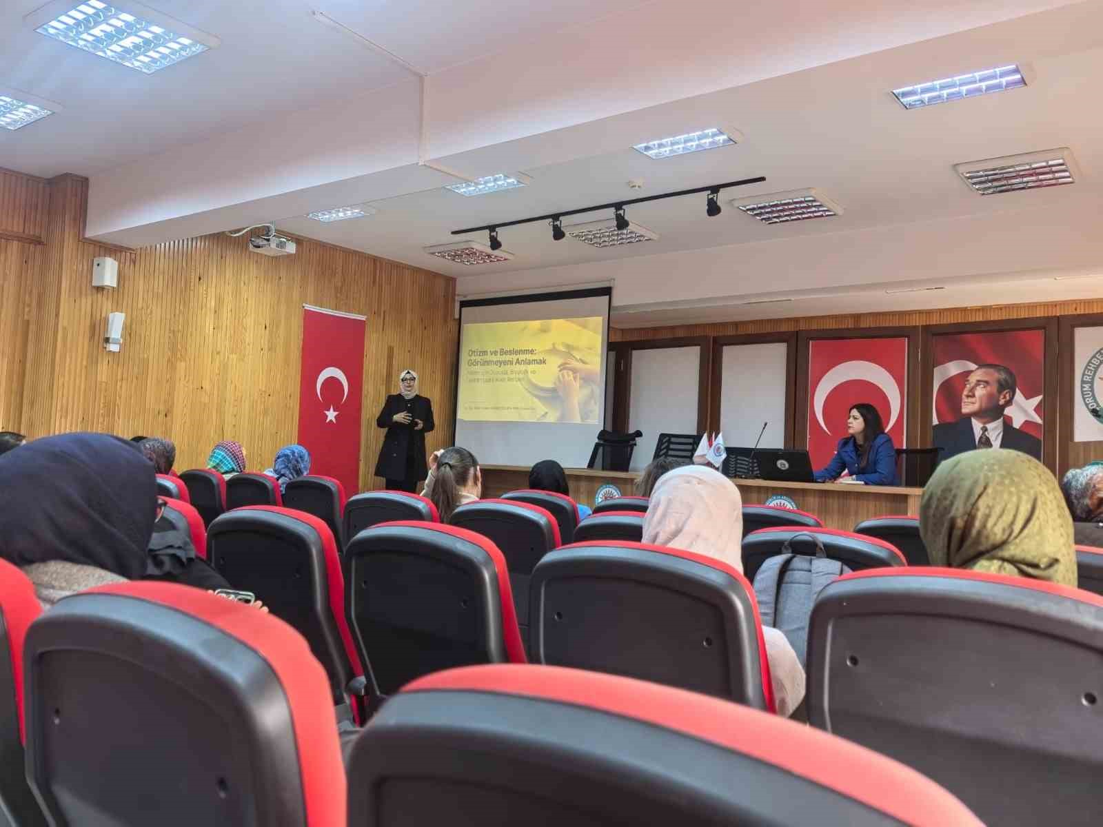 Hitit Üniversitesi Bilim Kafe’de otizm ve beslenme konuşuldu
