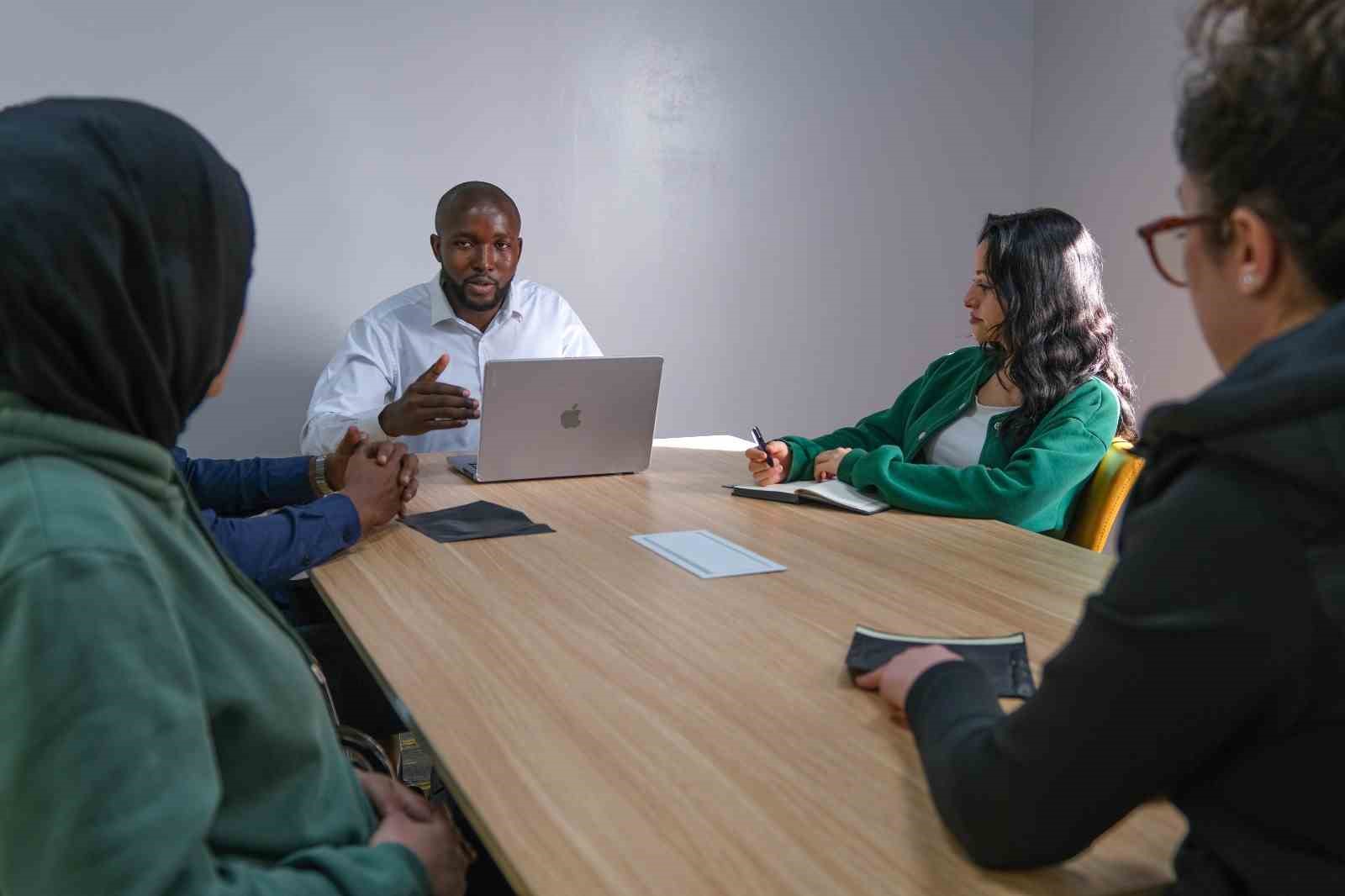 Hitit Üniversitesi Milli Teknoloji Atölyesi kapılarını öğrencilere açtı
