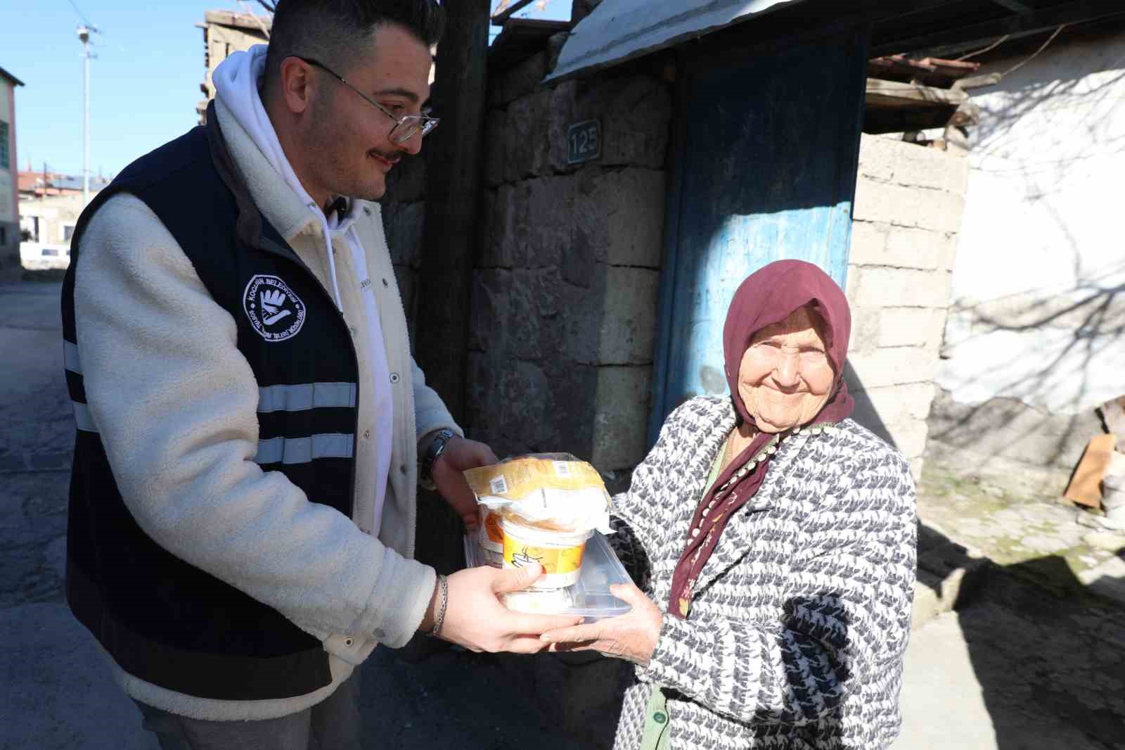 Hizmetleriyle gönüllerde taht kuran Başkan Çolakbayrakdar’a dualarla teşekkür
