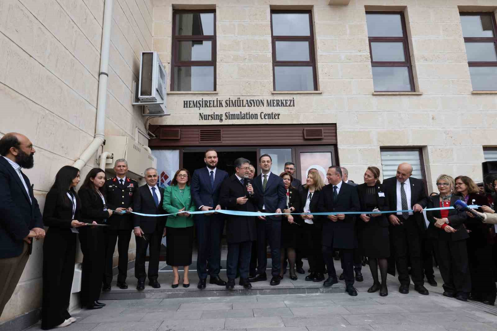 HKÜ’de Hemşirelik Simülasyon Merkezi ile İleri Araştırma ve Uygulama Laboratuvarı açıldı
