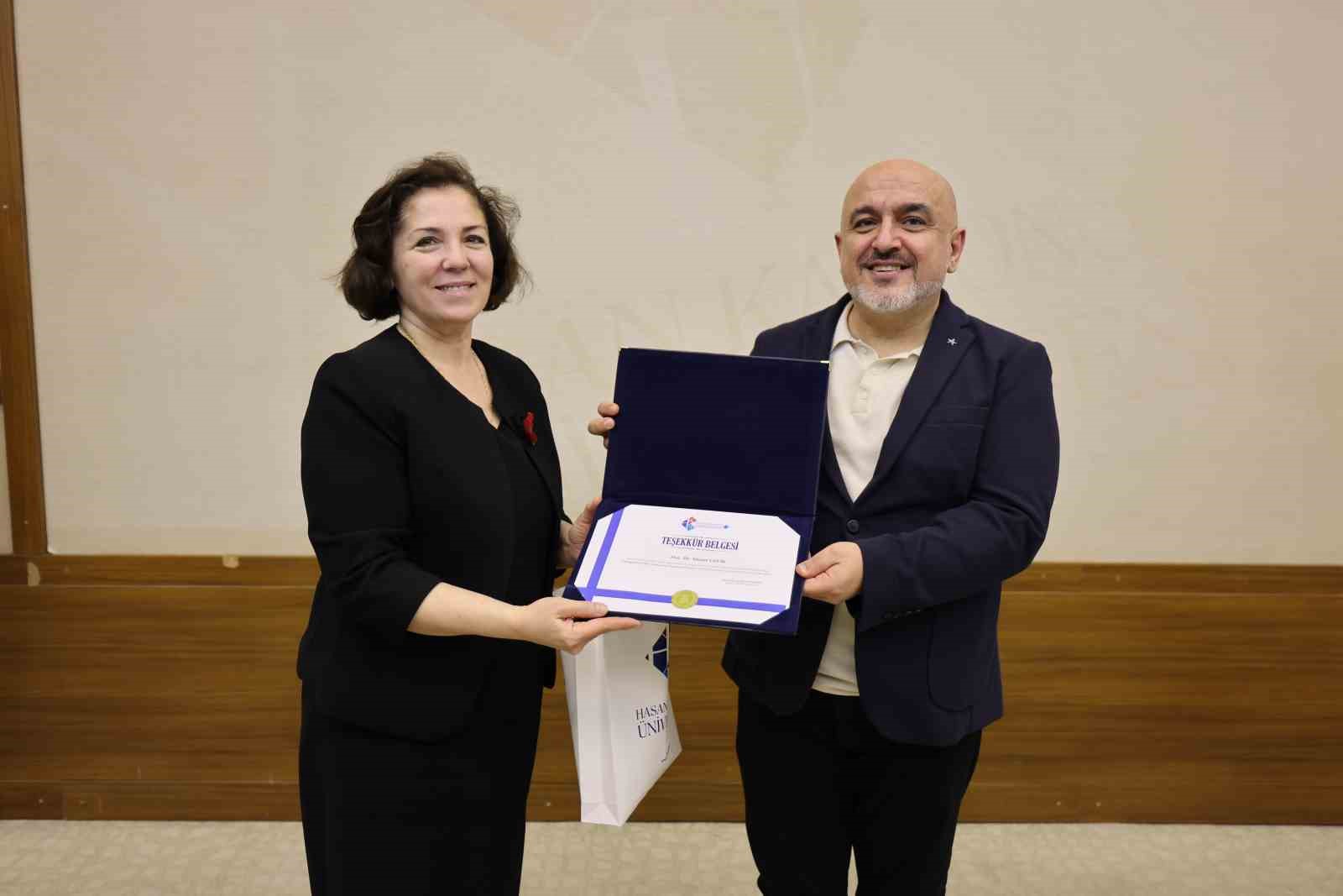 HKÜ’de "Mezopotamya’dan Günümüze: Gılgamış Destanı" konferansı düzenlendi
