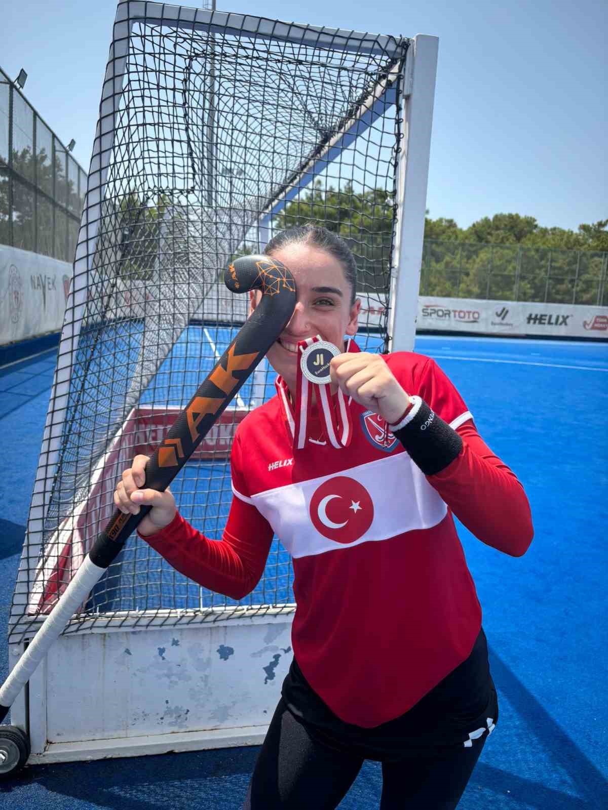 Hokeyde Avrupa’nın en iyisi Ege Yıldızları’nda
