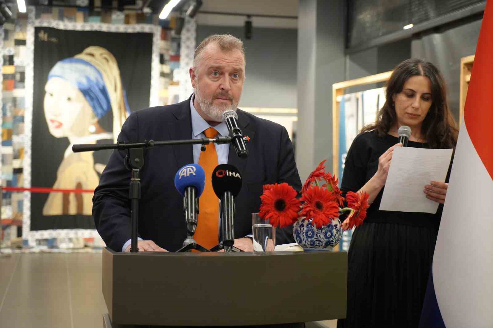 Hollanda ile Türkiye arasındaki 400 yıllık bağ Gaziantep’te sergileniyor
Hollanda ile Türkiye arasındaki 400 yıllık bağ Gaziantep’te sergileniyor