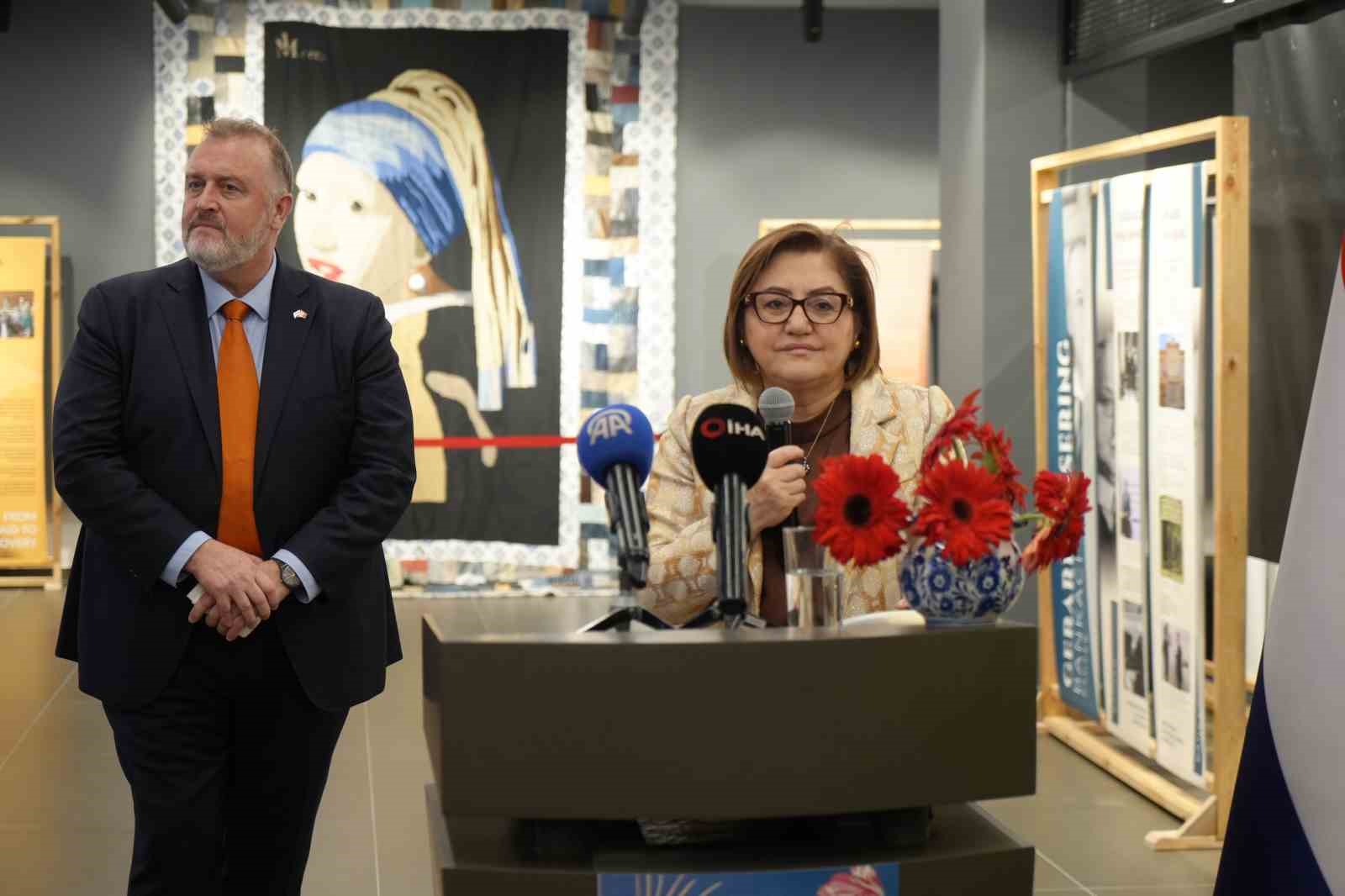 Hollanda ile Türkiye arasındaki 400 yıllık bağ Gaziantep’te sergileniyor
Hollanda ile Türkiye arasındaki 400 yıllık bağ Gaziantep’te sergileniyor