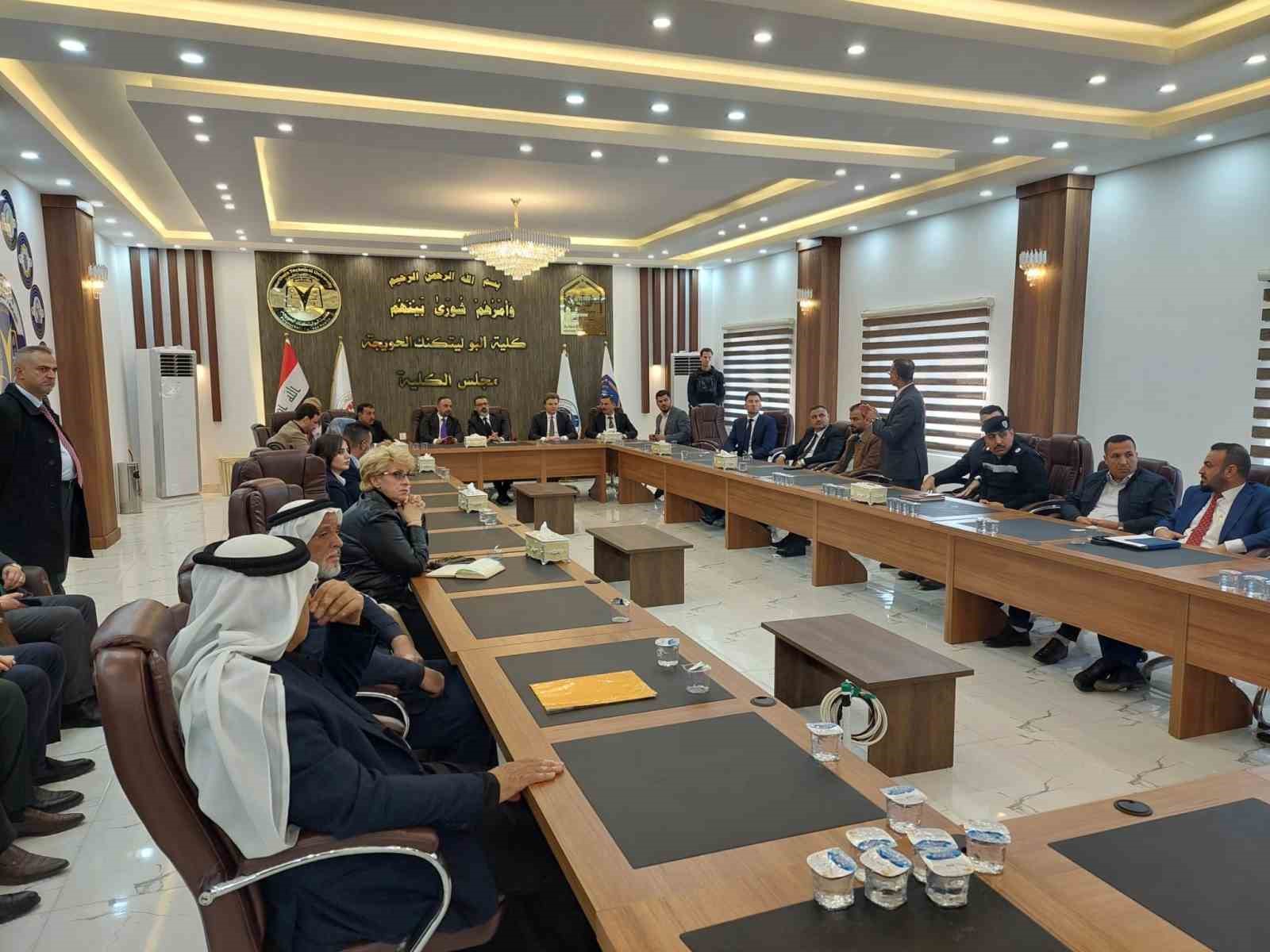 Hollanda, Kerkük saldırısındaki sivil kayıplar nedeniyle 10 yıl sonra özür diledi
Hollanda, Kerkük saldırısındaki sivil kayıplar nedeniyle 10 yıl sonra özür diledi