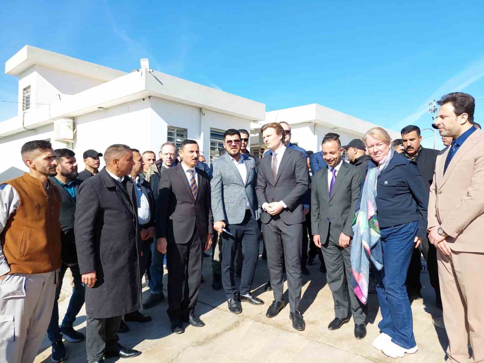 Hollanda, Kerkük saldırısındaki sivil kayıplar nedeniyle 10 yıl sonra özür diledi
Hollanda, Kerkük saldırısındaki sivil kayıplar nedeniyle 10 yıl sonra özür diledi