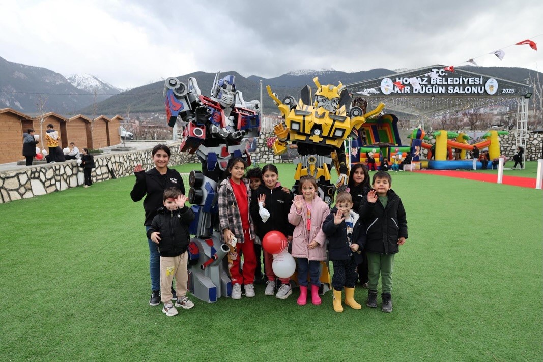 Honaz Belediyesinden çocuklara sömestr şenliği
Honaz Belediyesinden çocuklara sömestr şenliği