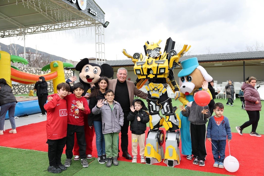 Honaz Belediyesinden çocuklara sömestr şenliği
Honaz Belediyesinden çocuklara sömestr şenliği