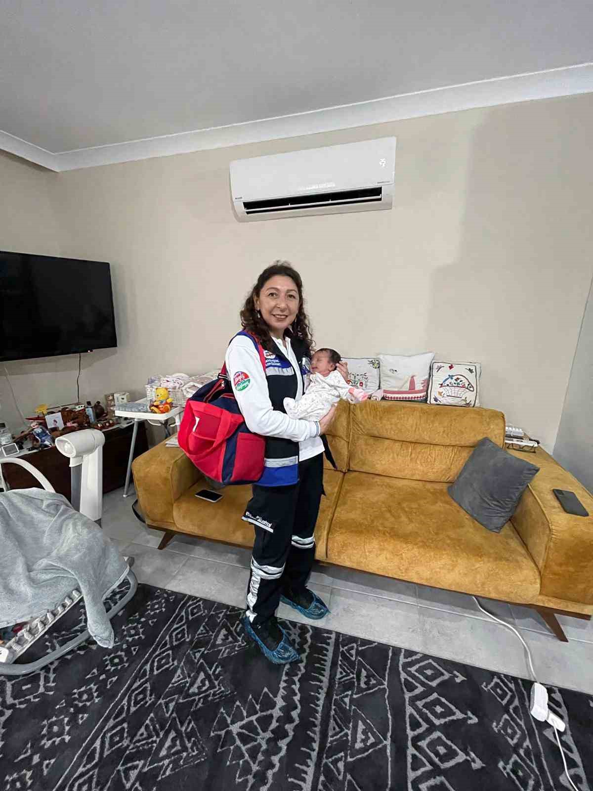 ‘Hoş Geldin Bebek, Yaşama Sırası Sende’ projesi ile yüzler gülüyor
