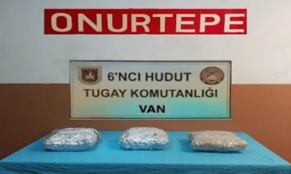 Hudutta uyuşturucu kaçakçılarına Mehmetçik engeli: 4 kilo uyuşturucu ele geçirildi
