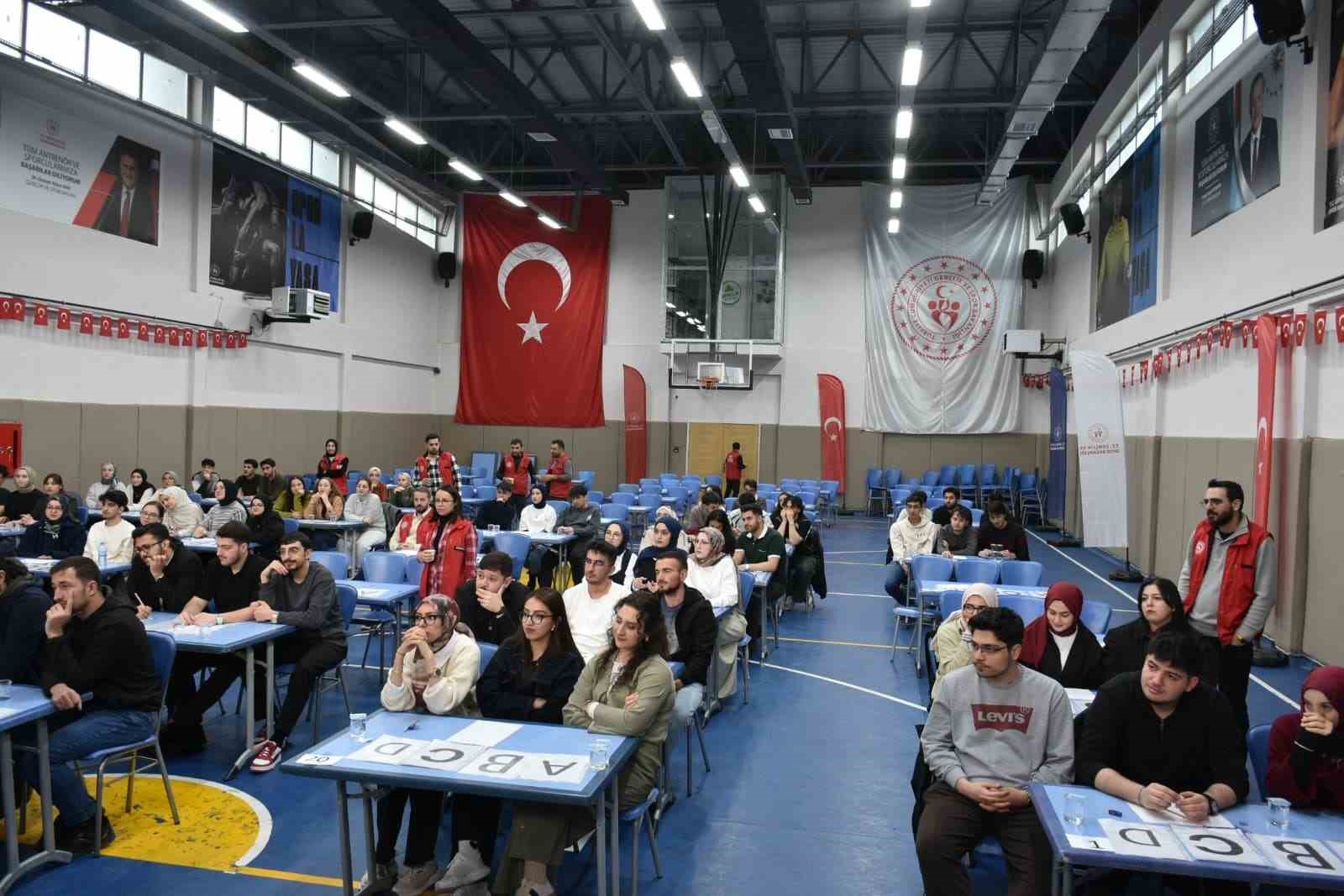 Hukuk Fakültesi öğrencilerinin büyük başarısı
