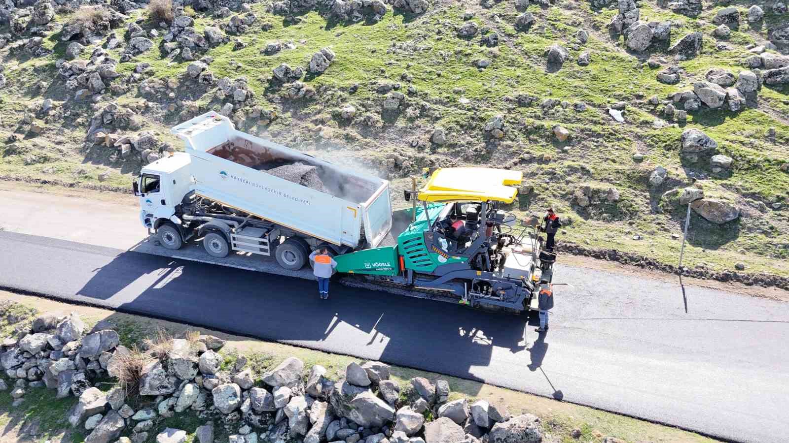 Hürmetçi’de sıcak asfalt, çevre temizliği ve yeşil alan atağı
