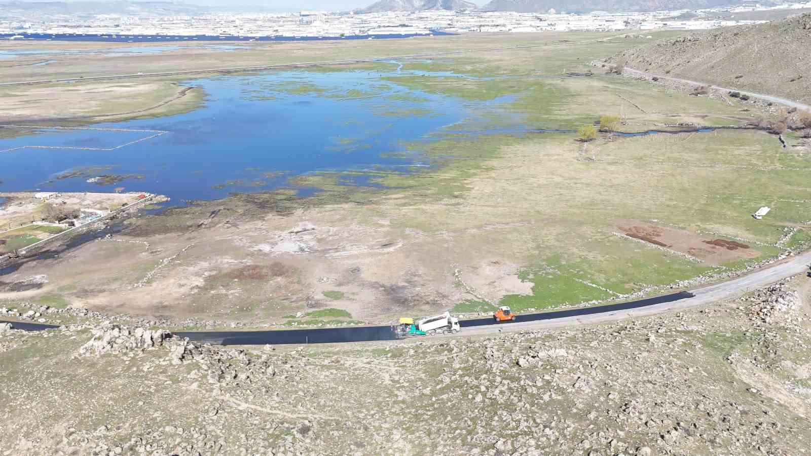 Hürmetçi’de sıcak asfalt, çevre temizliği ve yeşil alan atağı
