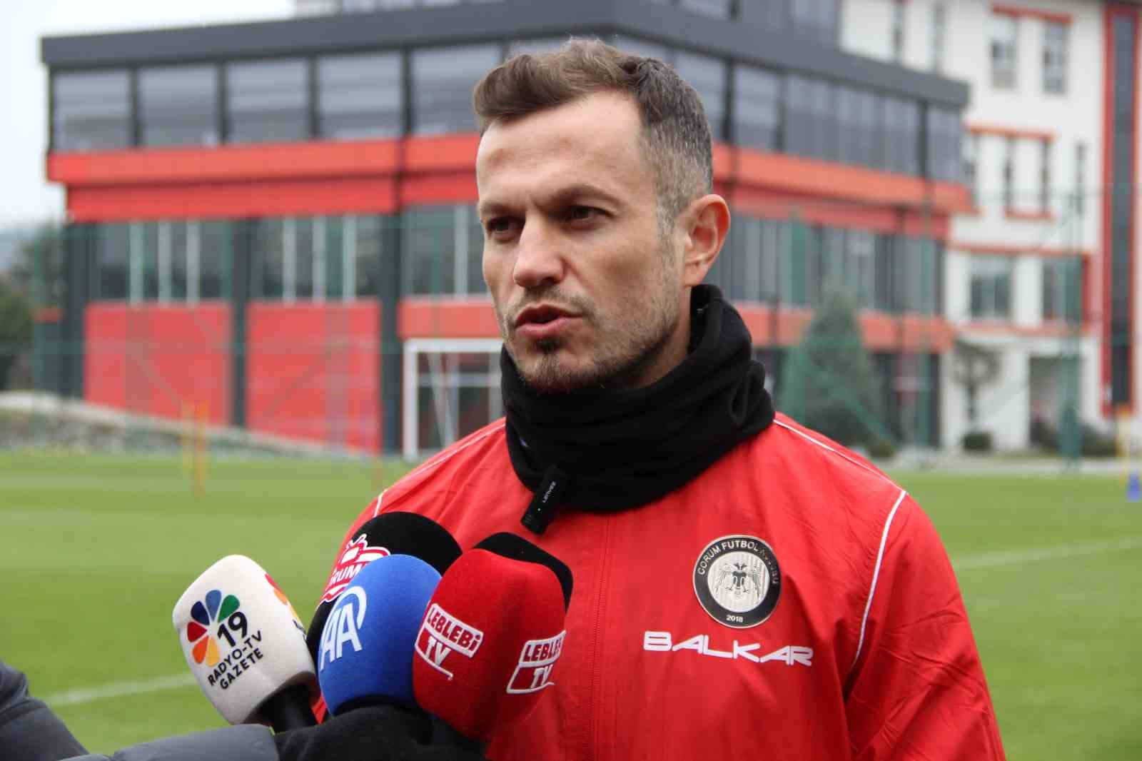 Hüseyin Eroğlu: "Deplasman, iç saha fark etmeden her maçı kazanmak için oynamak en önemli kriterimiz"
Hüseyin Eroğlu: "Deplasman, iç saha fark etmeden her maçı kazanmak için oynamak en önemli kriterimiz"