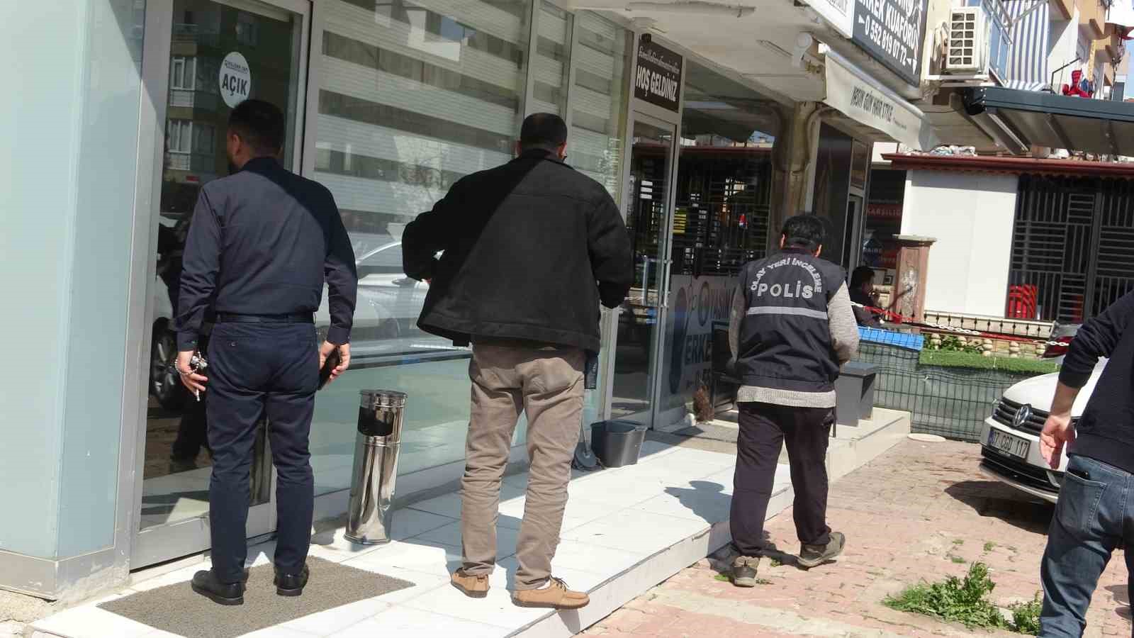 Husumetli akrabalar arasında bıçaklı kavga: 2 yaralı
