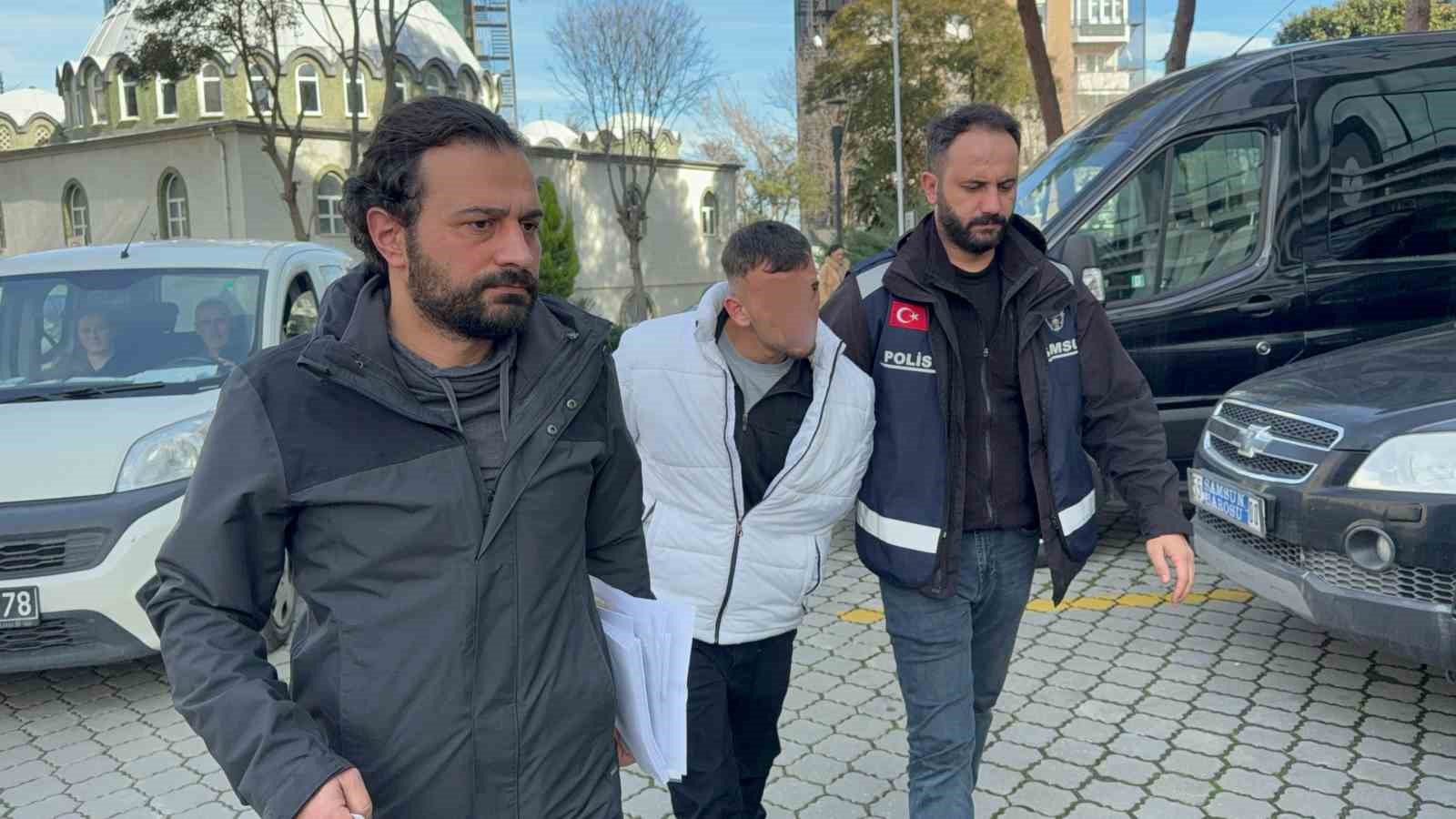 Husumetlisine ateş açtı, başkasını yaraladı
