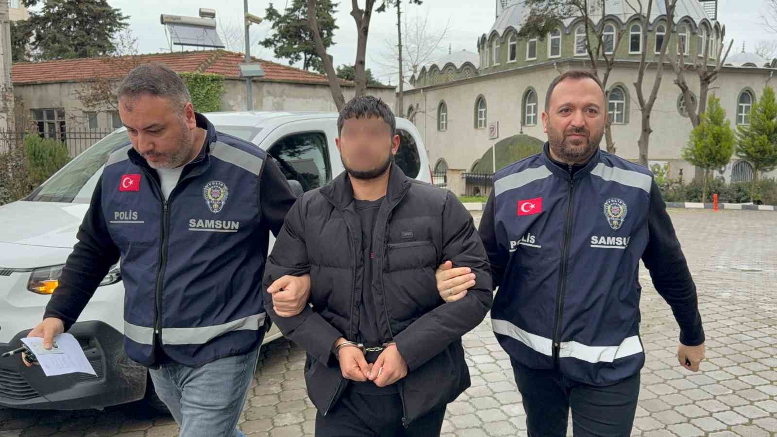 Husumetlisini tüfekle yaraladı
