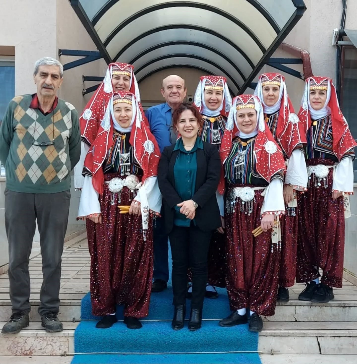 Huzurevinde  halk oyunları ile renkli anlar yaşandı
