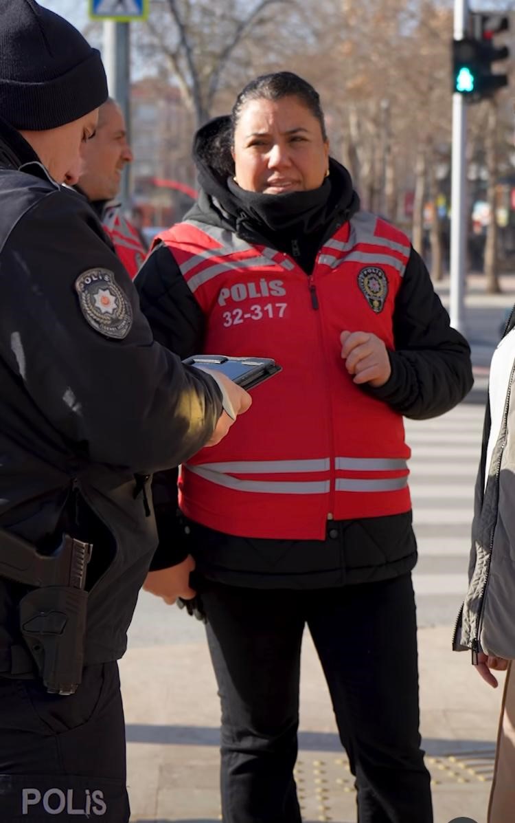 Huzurlu Sokaklar Uygulamasında 12 aranan şahıs yakalandı
