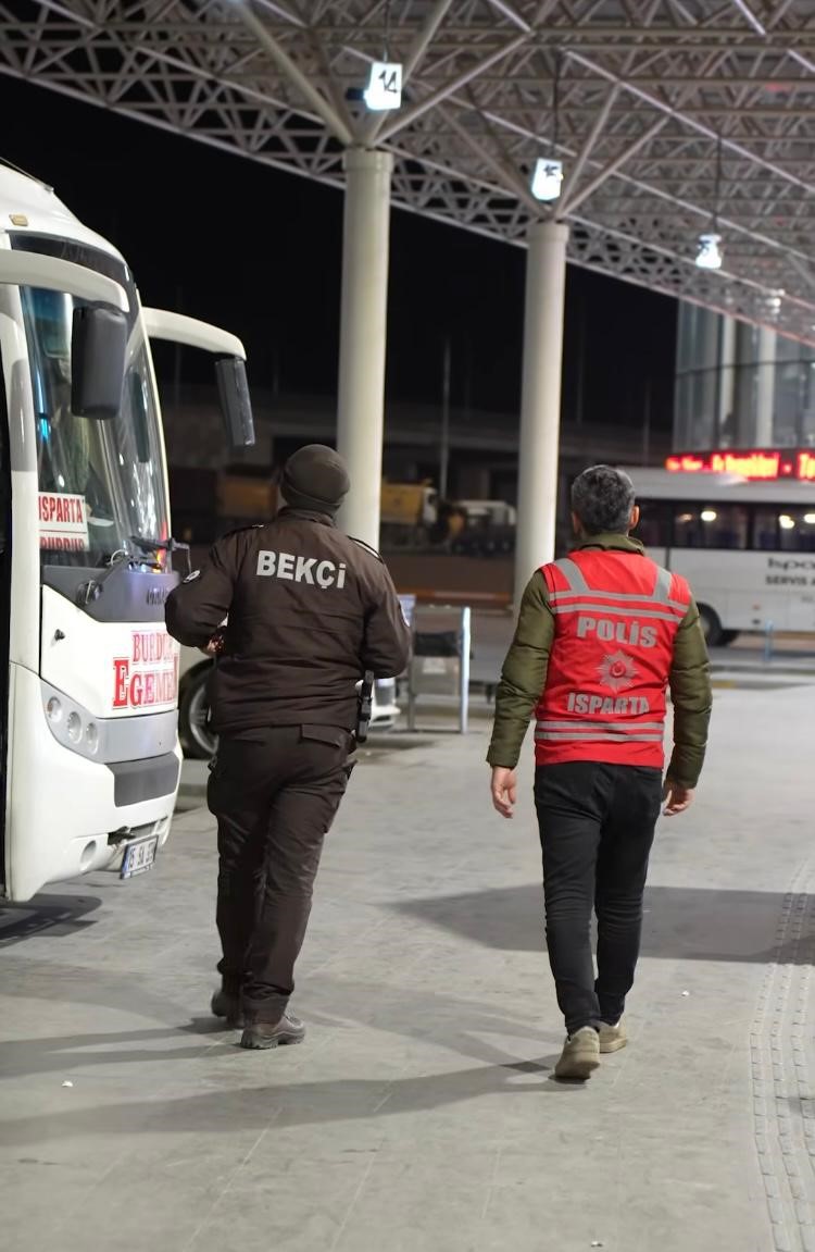 Huzurlu Sokaklar Uygulamasında 12 aranan şahıs yakalandı
