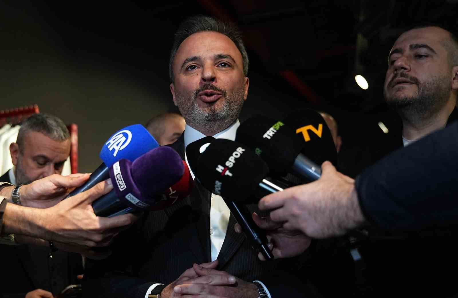 Hyeon-gyu Oh imza gününde taraftarlarla buluştu
