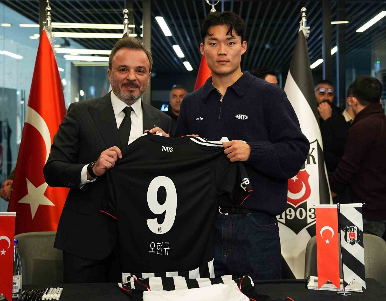 Hyeon-gyu Oh imza gününde taraftarlarla buluştu
