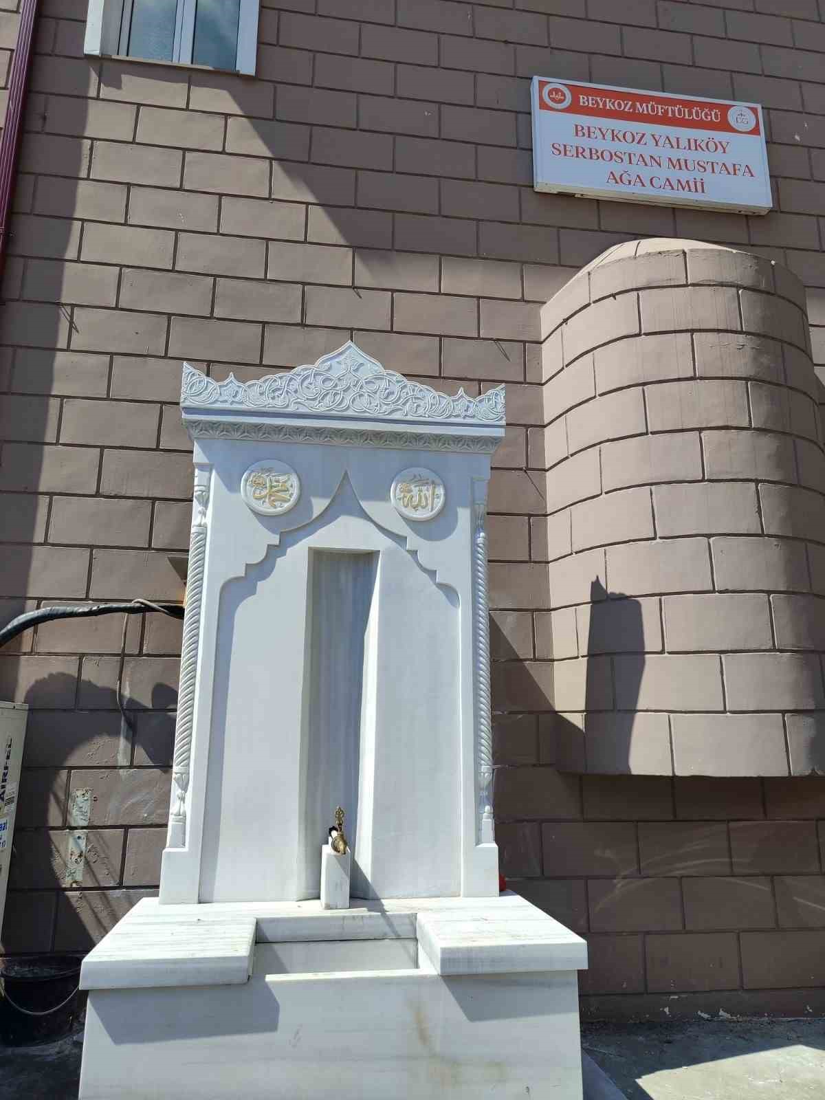 İBB 300 yıllık tarihi çeşmeyi mermer yığınına çevirdi
