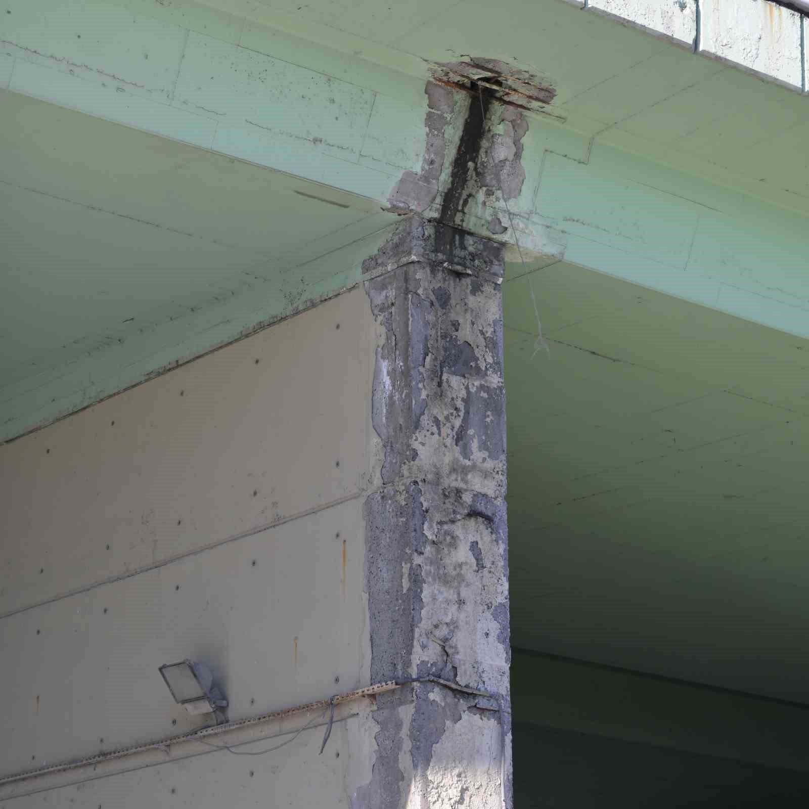 İBB’ye Ait Balıkyolu Köprüsü tehlike saçıyor: Vatandaş isyanda
İBB’ye Ait Balıkyolu Köprüsü tehlike saçıyor: Vatandaş isyanda