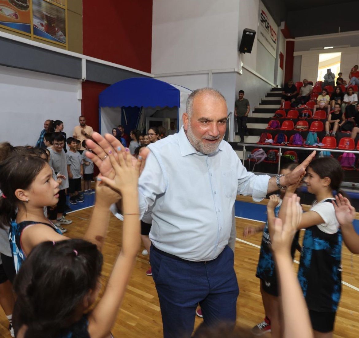 İbrahim Sandıkçı: "Canik’imizde geleceğin şampiyonlarını yetiştiriyoruz"
İbrahim Sandıkçı: "Canik’imizde geleceğin şampiyonlarını yetiştiriyoruz"