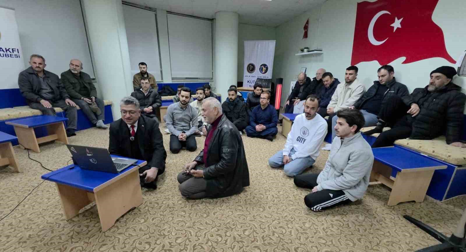 İçişleri Bakan Yardımcısı Ali Çelik, Kütahya’daki sahur programına canlı bağlantıyla katıldı
