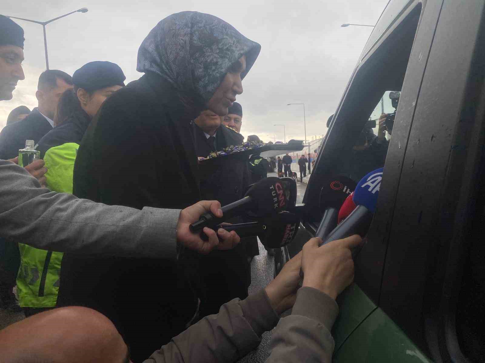 İçişleri Bakan Yardımcısı Yiğitbaşı: "Sahada 313 bin 745 personelimizle büyük bir özveriyle çalışıyoruz"
İçişleri Bakan Yardımcısı Yiğitbaşı: "Sahada 313 bin 745 personelimizle büyük bir özveriyle çalışıyoruz"