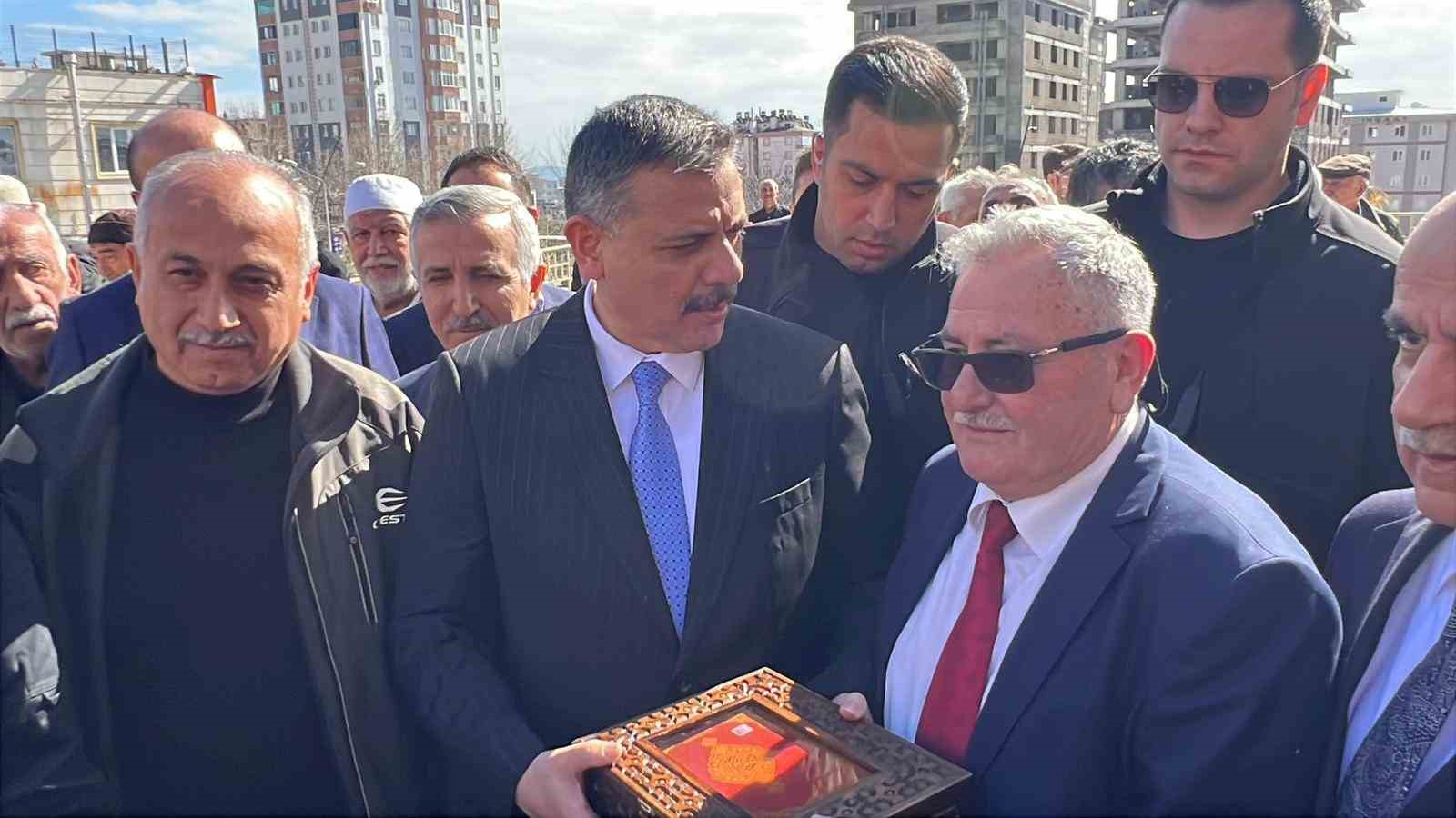 İçişleri Bakanı Çiftçi’ye Kahramanmaraşlıların ilgisi yoğun oldu
