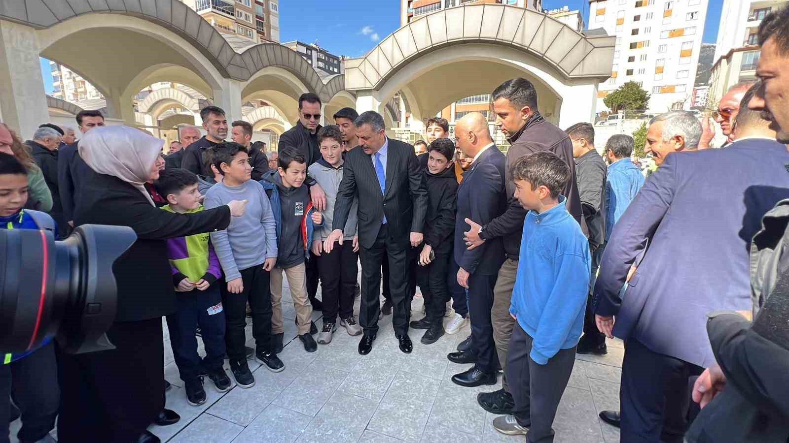 İçişleri Bakanı Çiftçi’ye Kahramanmaraşlıların ilgisi yoğun oldu
