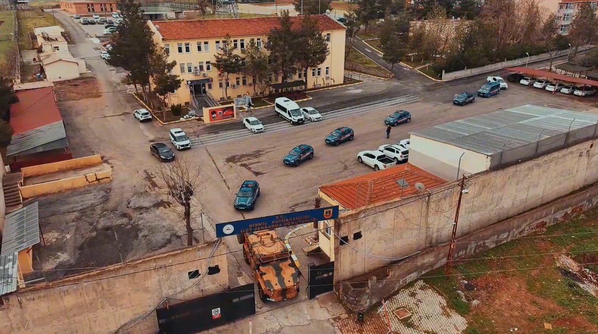 İçişleri Bakanlığı: "4 milyar 119 milyon lira hesap hareketi bulunan 83 şüpheli yakalandı"
