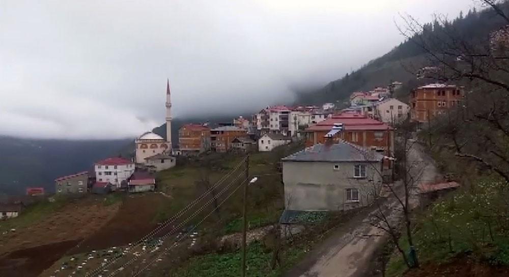 İdari bağlılık krizi, köyü ikiye böldü
