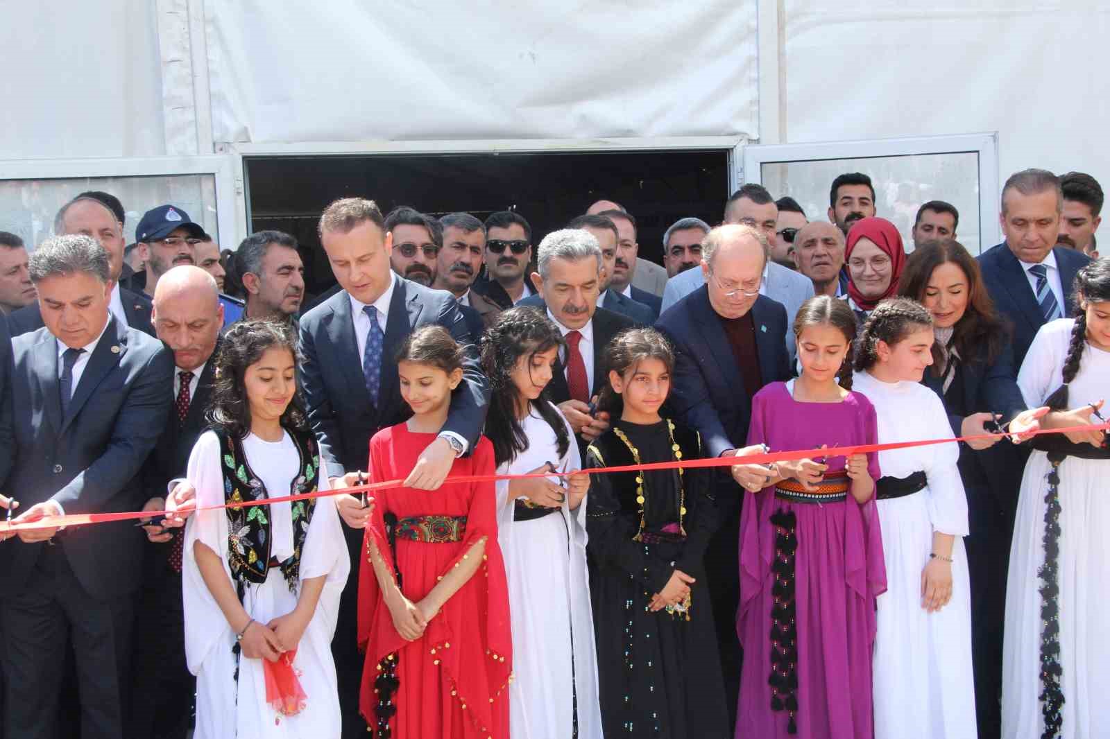 İdil Kitap Fuarı ve Kültür Şöleni başladı
