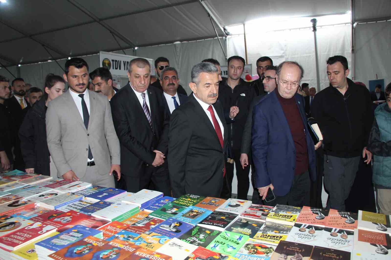 İdil Kitap Fuarı ve Kültür Şöleni başladı
