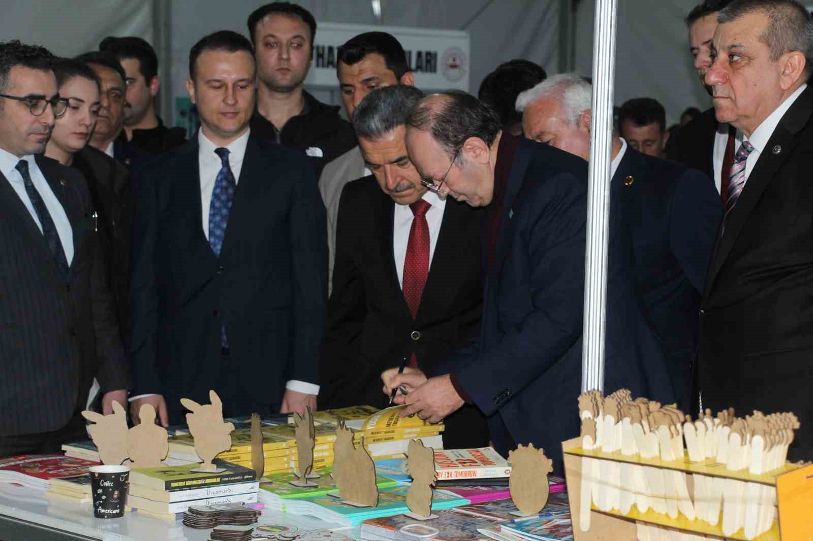 İdil Kitap Fuarı ve Kültür Şöleni başladı
