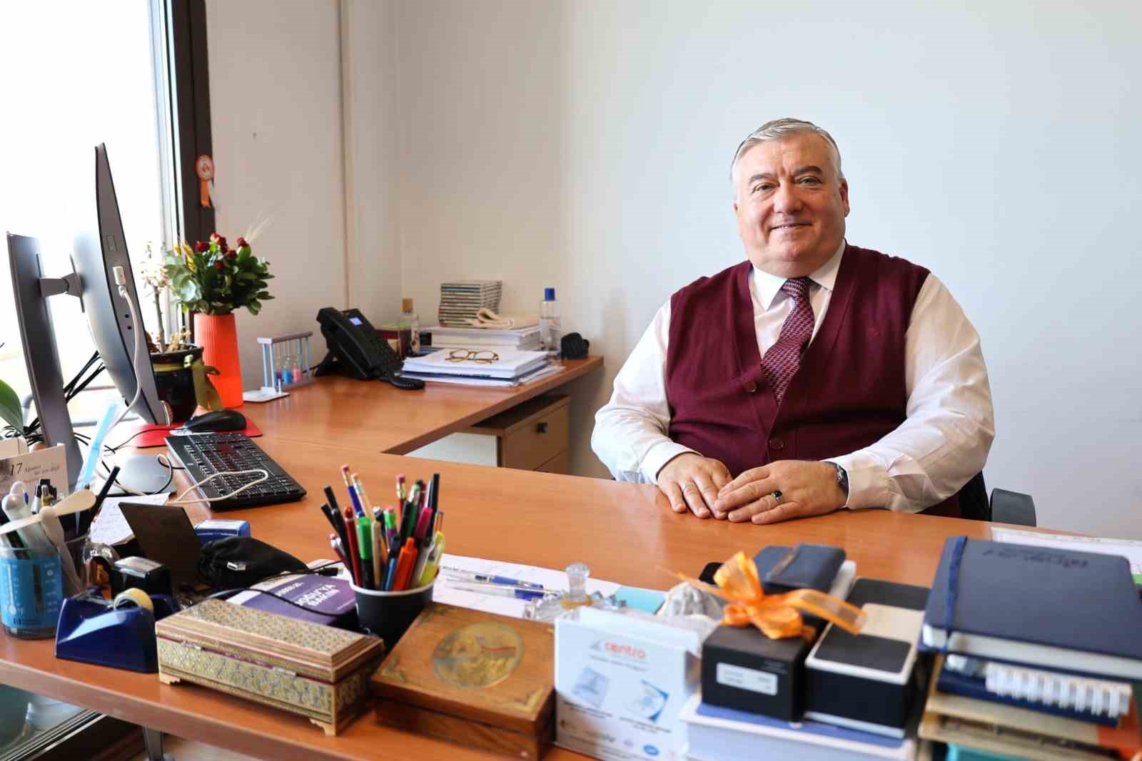 İEÜ’lü akademisyene Avrupa’dan ‘üstün hizmet’ ödülü
İEÜ’lü akademisyene Avrupa’dan ‘üstün hizmet’ ödülü