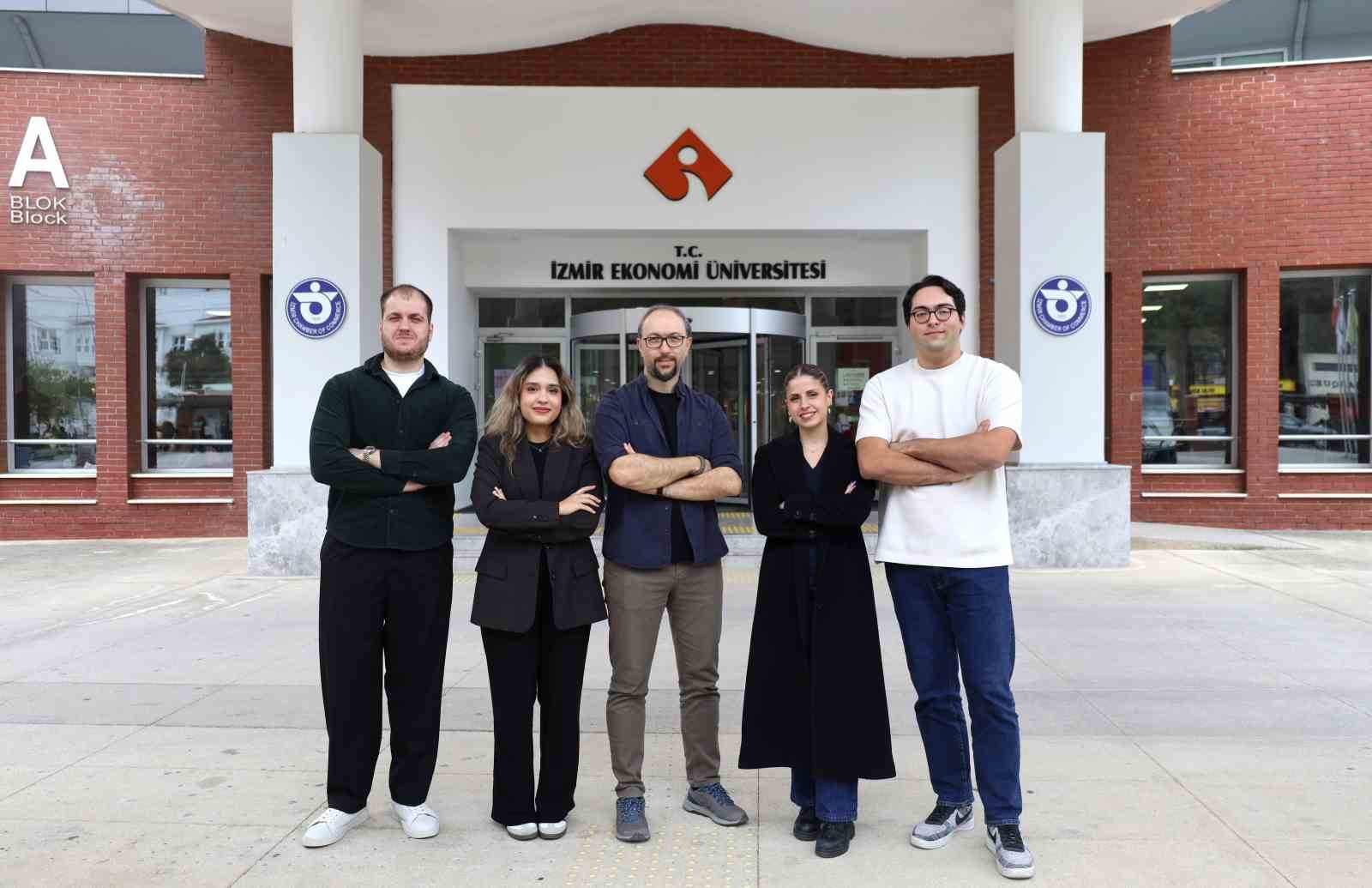 İEÜ’lü gençler, 27 katlı ofis tasarımıyla finale kaldılar
