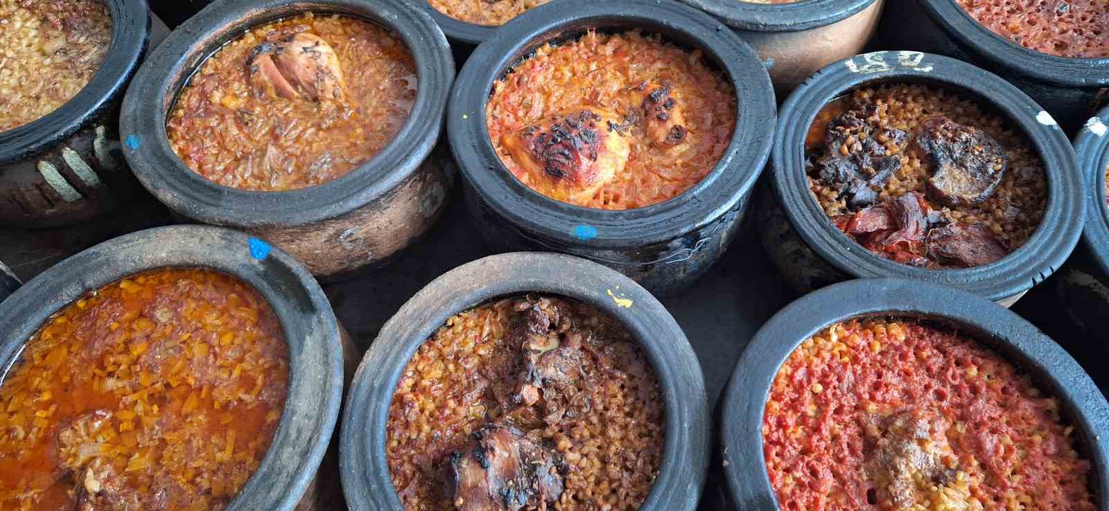 İftar sofralarının vaz geçilmez lezzeti: 8 saatte pişiyor, davul sesini duyan fırınlara koşuyor
