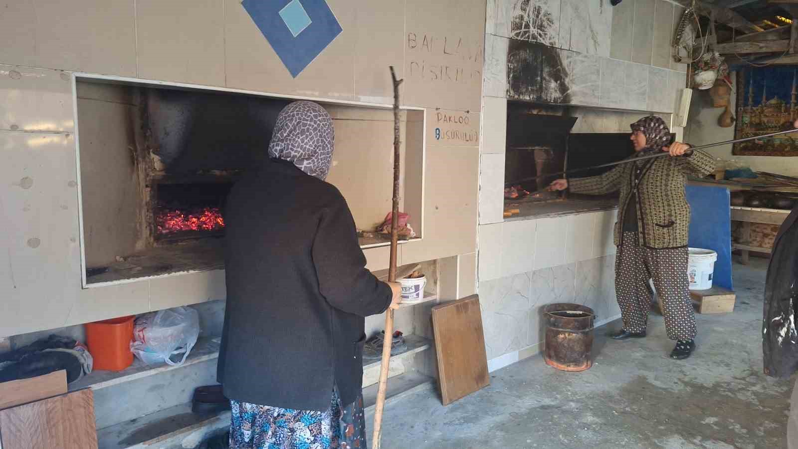 İftar sofralarının vaz geçilmez lezzeti: 8 saatte pişiyor, davul sesini duyan fırınlara koşuyor
