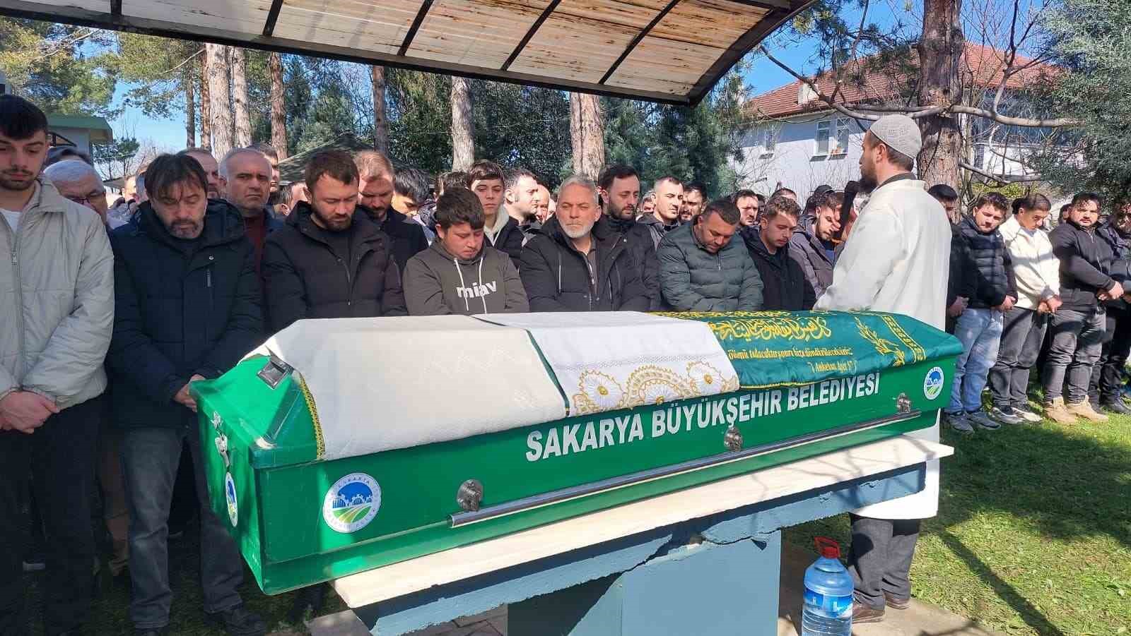 İftar vakti kazada hayatını kaybeden genç son yolculuğuna uğurlandı
