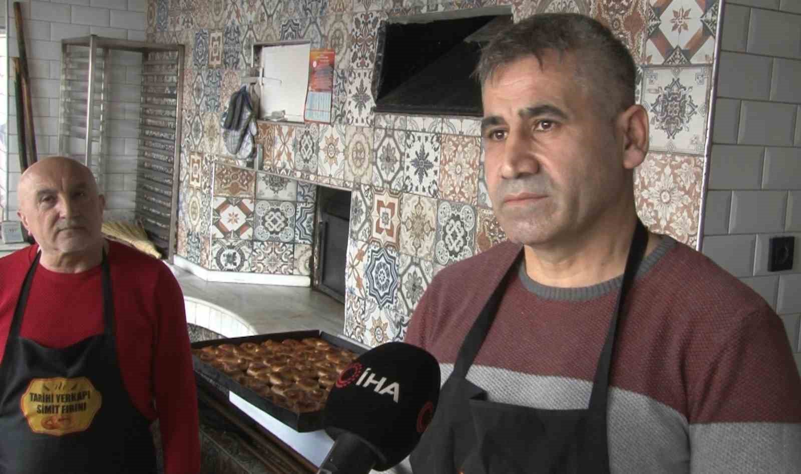 İftariyelik tabanca, kama, kılıç ve testiler çocukların gözdesi oldu
İftariyelik tabanca, kama, kılıç ve testiler çocukların gözdesi oldu