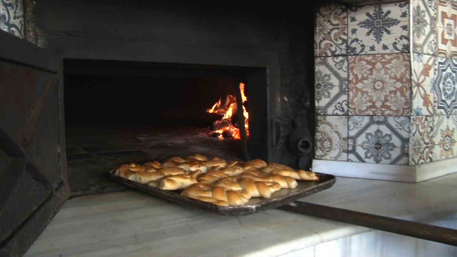 İftariyelik tabanca, kama, kılıç ve testiler çocukların gözdesi oldu
İftariyelik tabanca, kama, kılıç ve testiler çocukların gözdesi oldu