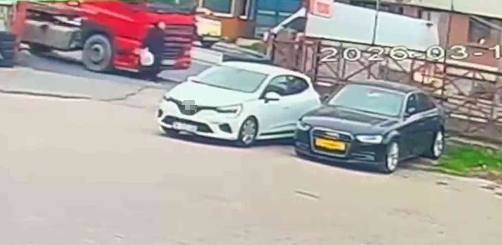 İftarlık ekmek alıp evine giden adama tır çarptı
