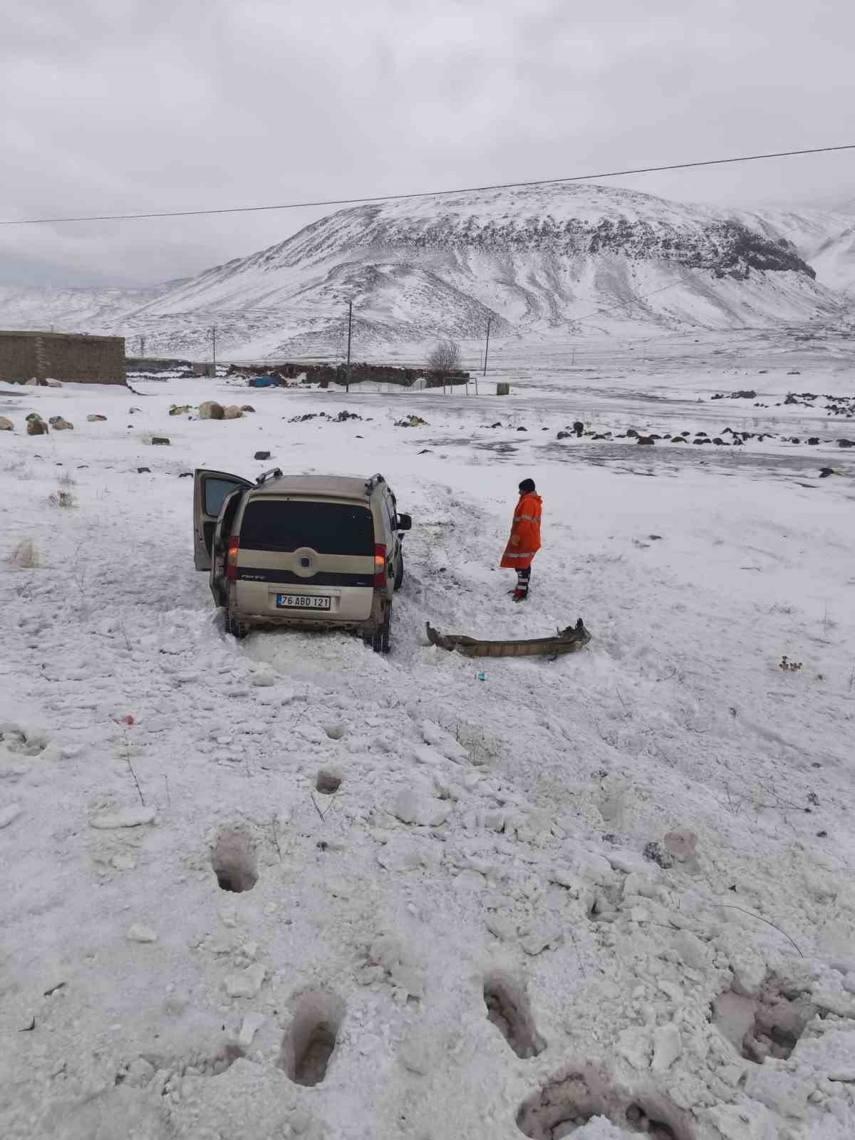 Iğdır-Doğubayazıt yolunda zincirleme kaza: 3 yaralı
